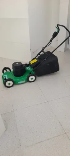 Máquina de cortar grama
