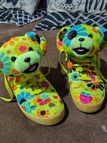 Tênis Ursinho Floral Adidas Jeremy Scott 41