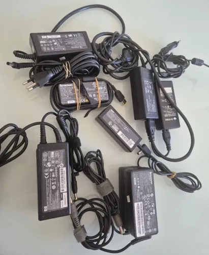 Lote 10 Carregadores de Notebooks