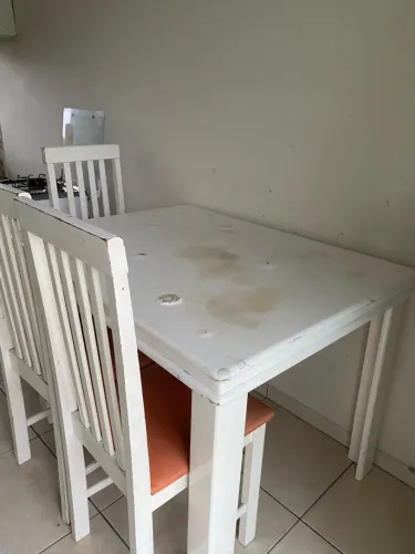 Mesa de Jantar Branca de Madeira com 3 Cadeiras