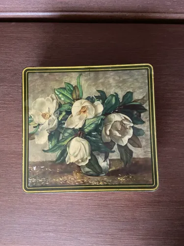 Peças de decoração latas clássicas rosas