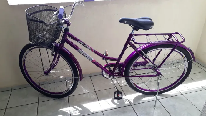 Bicicleta Holiday Samy aro 26 todos os acessórios em alumínio com enrrolameto completo .