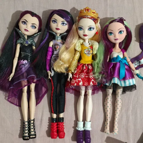 Lote 4 Bonecas Ever After High - Ler descrição