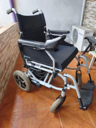 Cadeira de Rodas Motorizada Dellamed