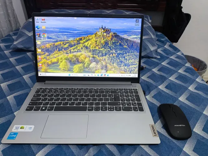 Vendo notebook Lenovo 2000,00 parcelo no cartão