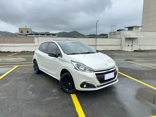 Peugeot 208 Allure 1.2 Flex 12V 5P Mec. 2018