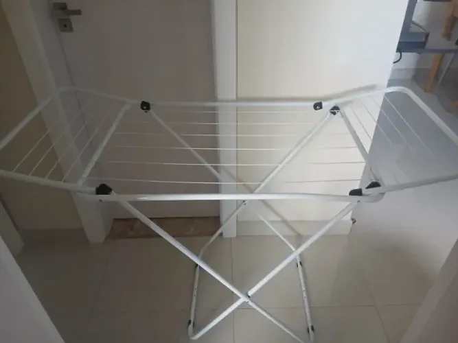 Dois varais de chão - R$80,00