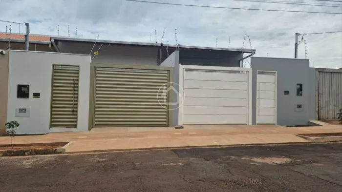 CASA NOVA COM 3 DORMITORIOS PROX AO COL. MILITAR
