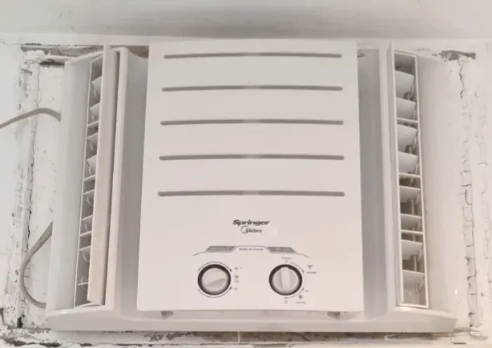 Ar Condicionado de Janela Springer Midea 7.500 Btus(Frio) - Ótimo Estado! 127V