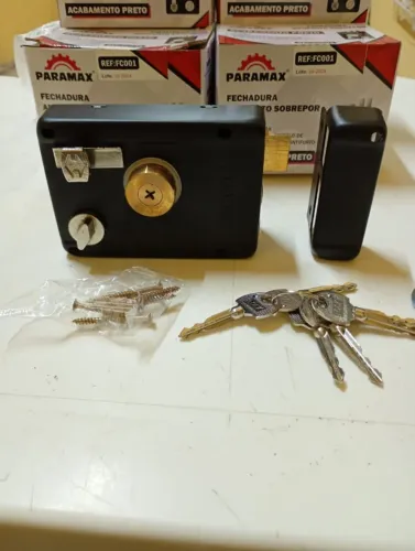 Fechadura de sobrepor Paramax