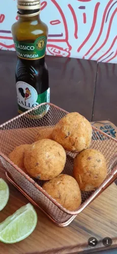 Cozinheira  comida de boteco