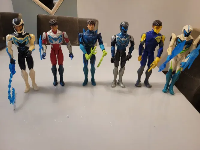 Bonecos Max Steel