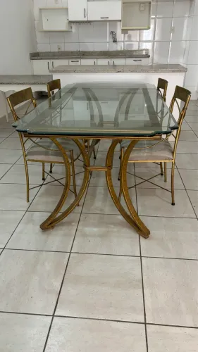 Linda mesa de ferro com vidro super grosso e resistente 