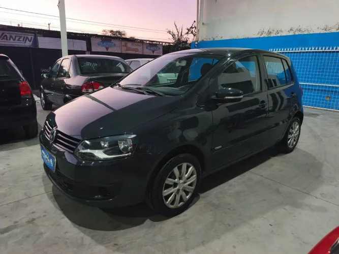 Volkswagen Fox 1.0 MI Total Flex 8V 5P 2011