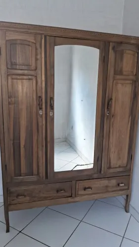 Guarda roupa antigo mais de 40 anos