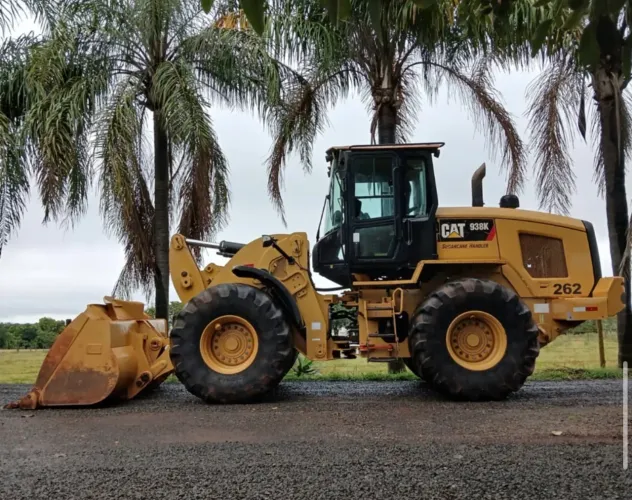Pá Carregadeira Caterpillar 938K ano 2019, com 11.450 horas e ar condicionado, em SP