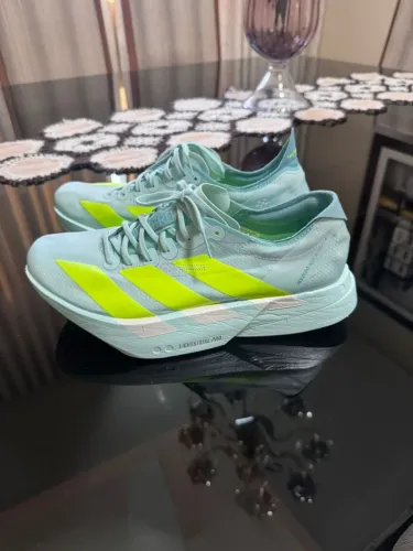 Vende-se tênis ADIZERO ADIOS PRÓ 4 SEMI NOVO