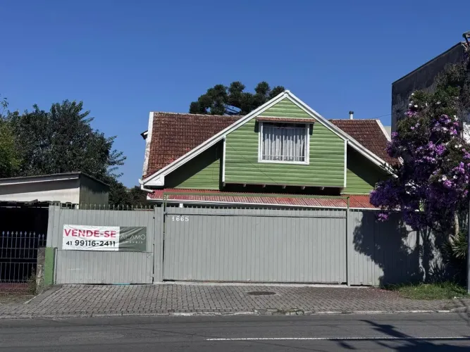 Terreno com 330 m² nas Mercês