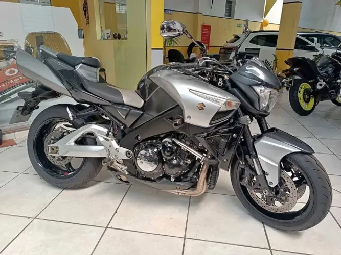 Suzuki B-king 1300