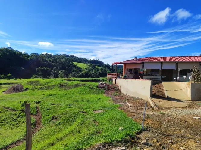 Sitio 31 Alqueires Formado em Pasto para Gado de Leite 2 casas empregado 1 casa escritório