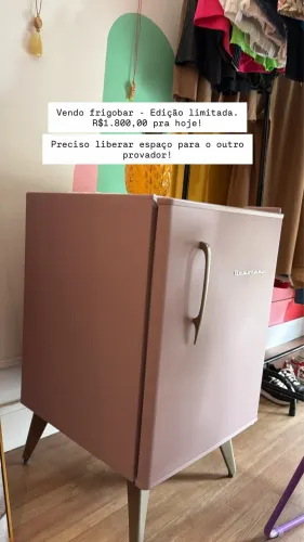 Frigobar retrô rosa 