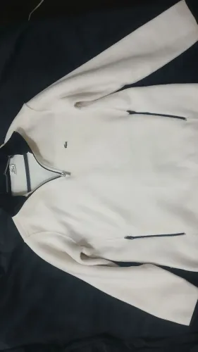 Blusa lacoste peluciada 50 R$