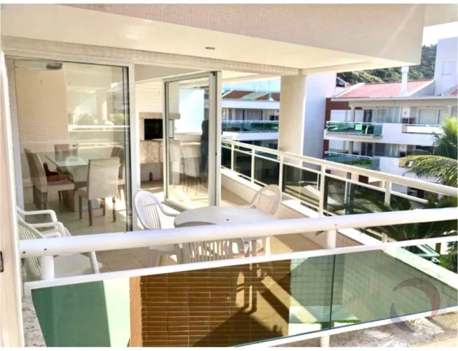 Apartamento de 3 dorms no bairro Praia Brava