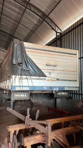 carreta noma ano 94(aceita proposta)
