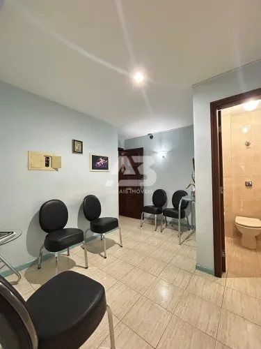 Sala Comercial à venda, 87m² por R$377.900 no Centro de Curitiba