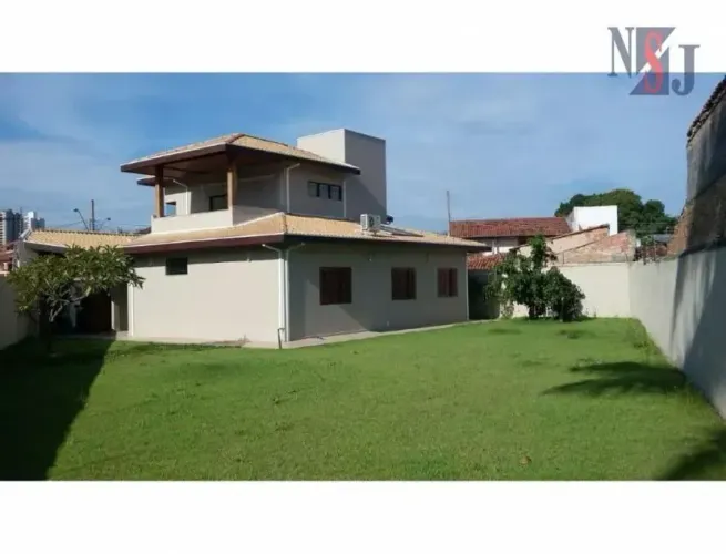 Sobrado com 3 dormitórios à venda, 234 m² por R$ 850.000,00 - Chácara do Visconde - Taubat