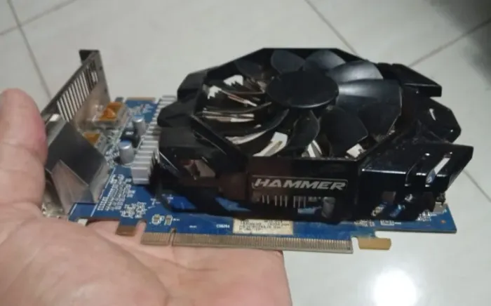 Placa de Vídeo R7 360, 2gb (Melhor que a RX550)