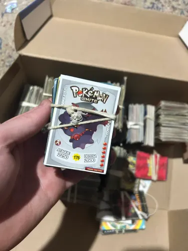 Lote de cards antigas Pokémon a maioria , carrossel, dragon ball, marvel e etc..