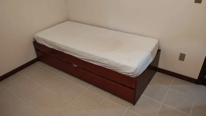 Vendo bicama solteiro 
