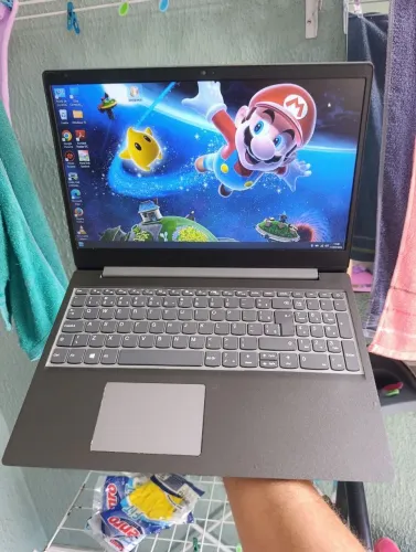 Notebook Lenovo com bateria boa, carregador original, HD de 500 gigas, 4 Gb de RAM ddr4