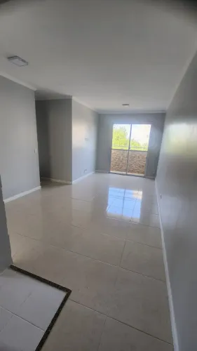 Vitória 3 quartos, 1 suíte, 1 vaga. Porcelanato e móveis planejados. Lazer.