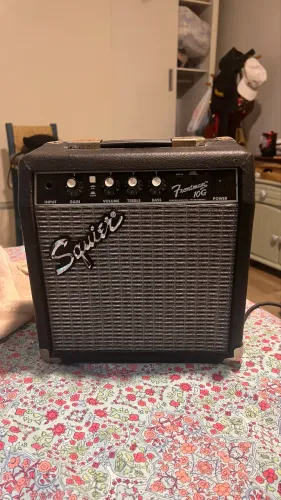 Amplificador Squier Frontman 10G