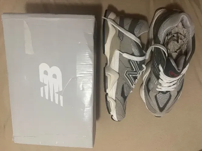 Tênis NEW BALANCE 9060 - TAM. 41