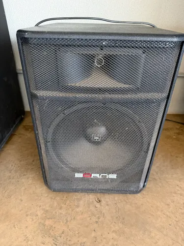 Caixa de som Borne com alto-falante JBL