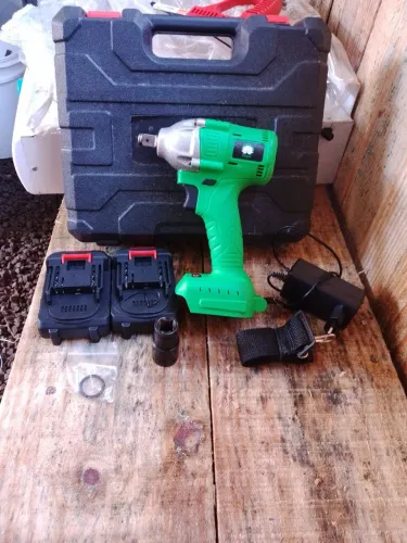 Pneumática hagra de 22mm, duas baterias 21v, 1 carregador, 2 peças extras, cabo e caixa