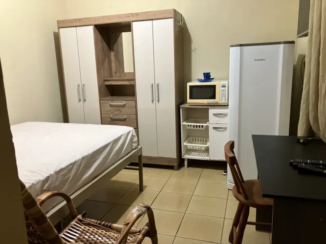 Quarto mobiliado