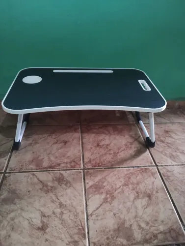 Mesa pra notebook linda linda material bom 