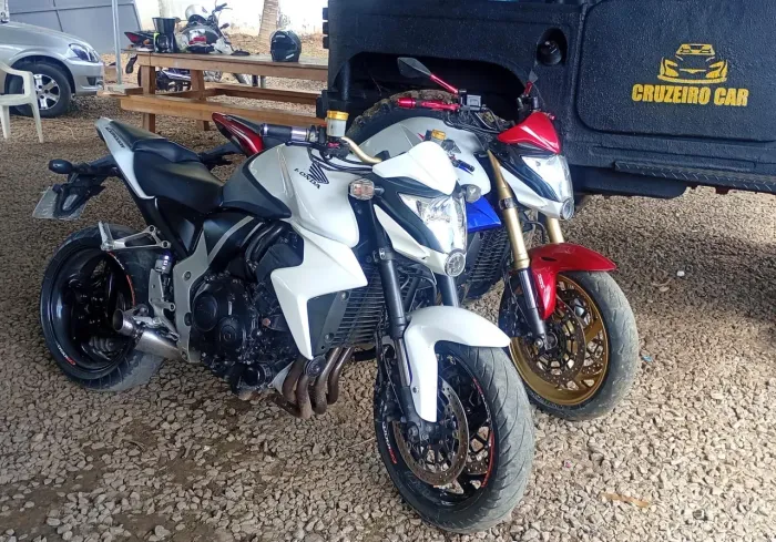 Aqui estar sua moto dos sonhos (potente e estilo em um só veículo)