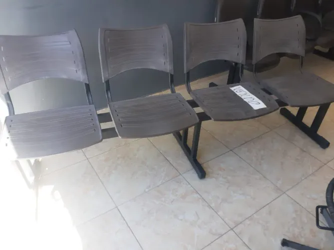 Vende cardeiras 