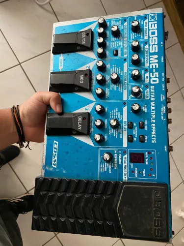 VENDO BOSS ME-50 PARA HOJE!!!!!!