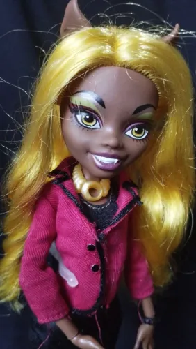 Monsters High Luzes, Câmera e Ação: Clawdia Wolf (Produto Original)