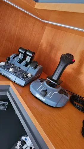 Thrustmaster TCA Airbus Capitan Pack Edition