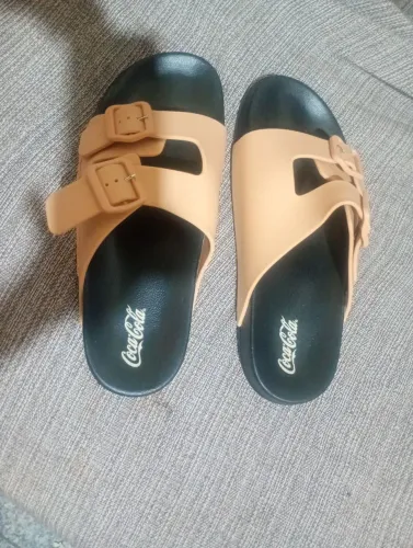 Chinelo da coca cola
