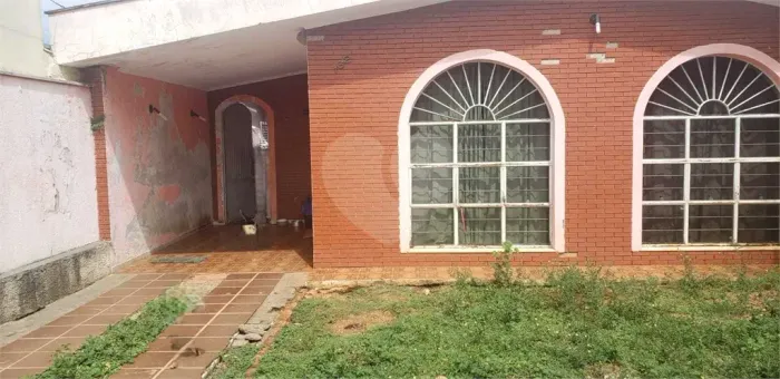 Casa à venda em Sorocaba 3 dormitórios Jd Pagliato