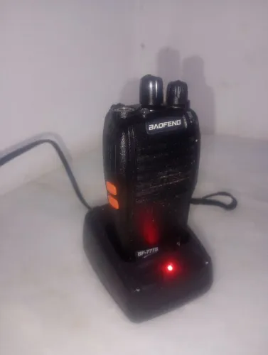 Rádio comunicador só uma unidade baratin