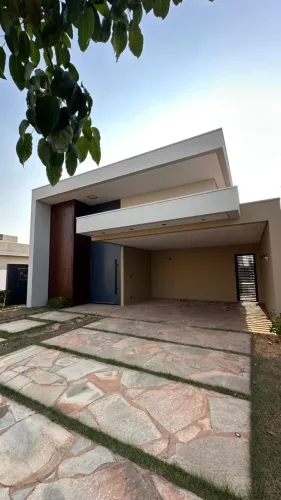 Casa com 3 Suites no Condominio Belvedere 2